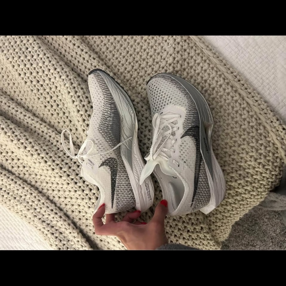 Women’s Nike Zoomx Vaporfly 3 running shoes